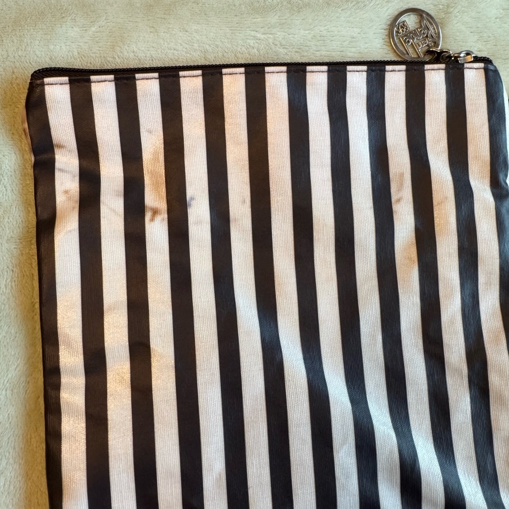 Henri Bendel Striped Travel Pouch Set - Picture 3 of 9